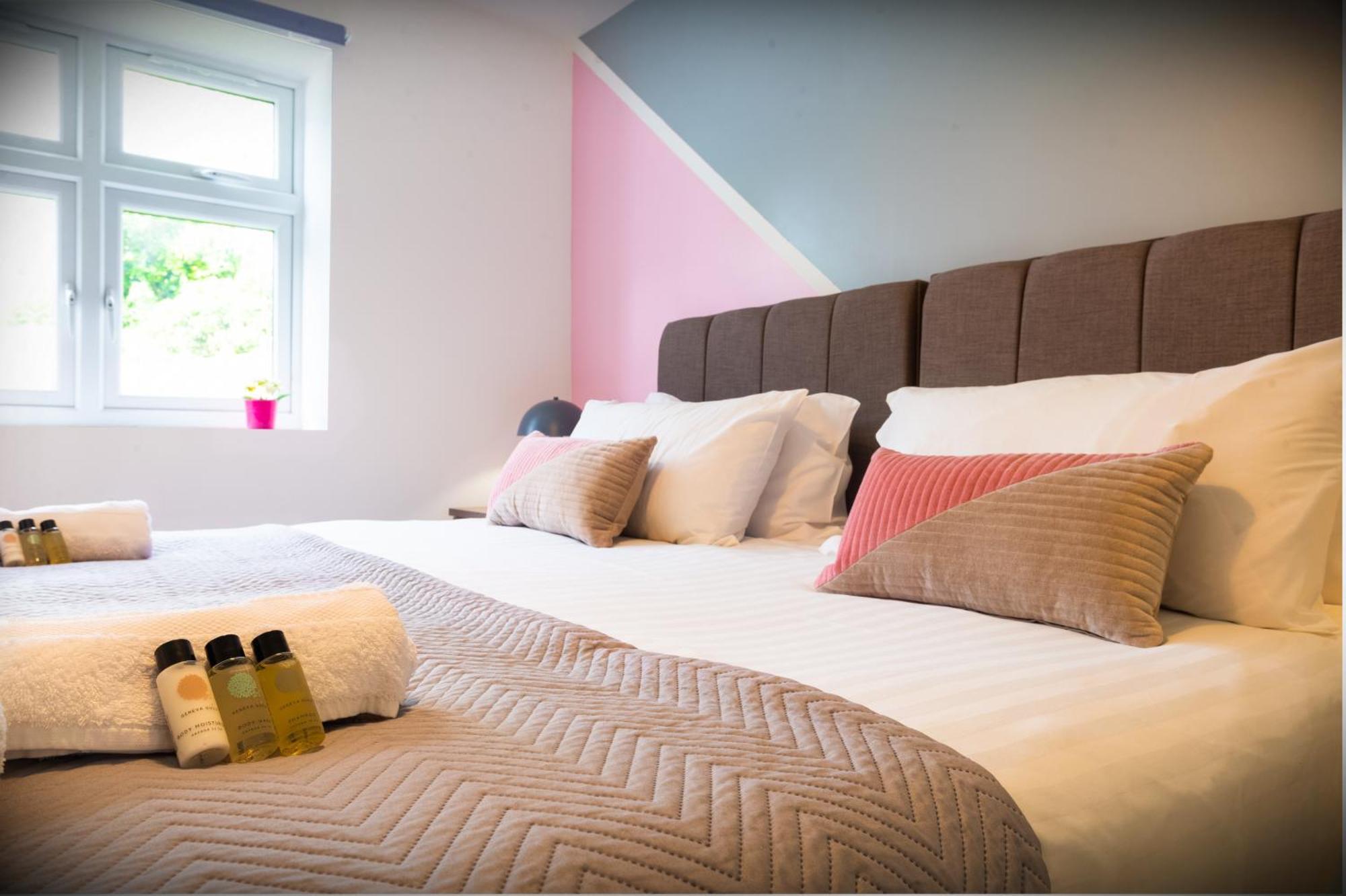 The 'Pinky' - Beautiful 1 Bed Apartment In Hatfield - Free Parking - Near Uni & Business Park - Big Savings On Long Stays 外观 照片